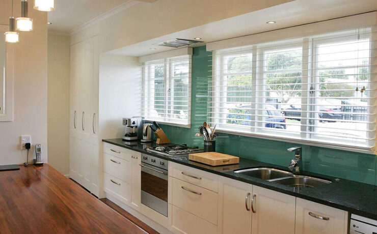 Aqua coloured wall in a kitchen | Jag Kitchens