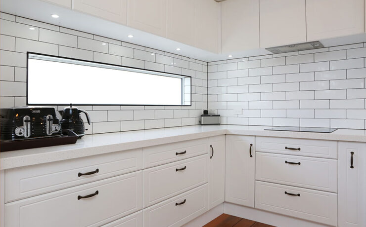 White subway tiles splashback | Jag Kitchens