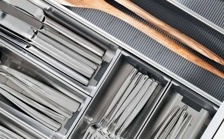 Blum ORGALINE drawer divider | Jag Kitchens